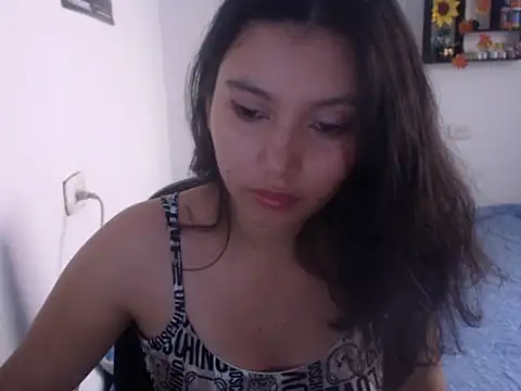 HannaKlein online show from January 13, 2025, 1:49 pm