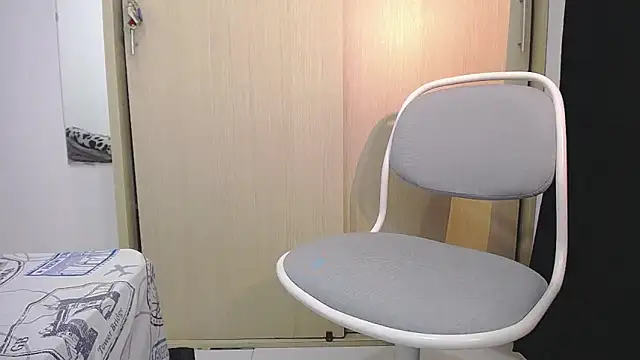 Snapshot of TommyMyler chatting on December 15, 2024, 12:29 am TommyMyler online show from December 15, 2024, 12:29 am