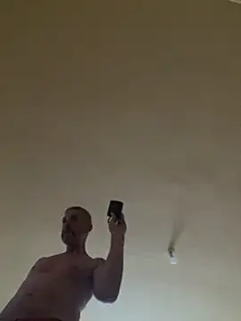 Snapshot of chris_sbh chatting on February 1, 2025, 7:02 pm chris sbh online show from February 1, 2025, 7:02 pm