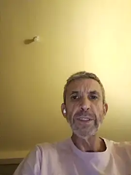 Snapshot of chris_sbh chatting on February 14, 2025, 8:05 pm chris sbh online show from February 14, 2025, 8:05 pm