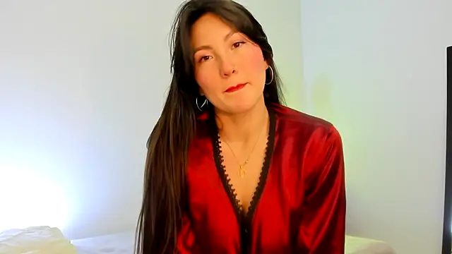 Elle Lee  online show from January 3, 2025, 11:23 pm