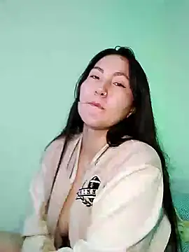 Elle Lee  online show from February 7, 2025, 4:59 am