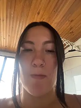 Elle Lee  online show from November 26, 2025, 3:46 pm