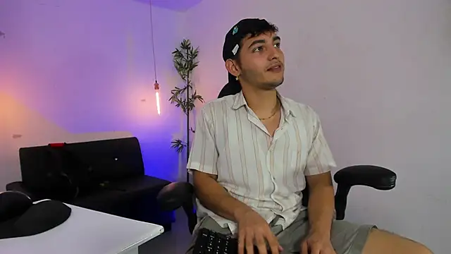 DiegoRogue  online show from December 9, 2024, 3:33 pm