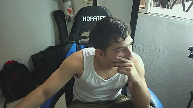 DiegoRogue  online show from November 14, 2025, 10:18 pm