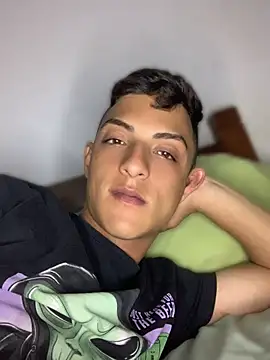 Snapshot of Bruslima2 chatting on April 15, 2026, 2:40 am Bruslima2 online show from April 15, 2026, 2:40 am