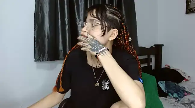 saritapretyy online show from February 11, 2025, 1:52 am