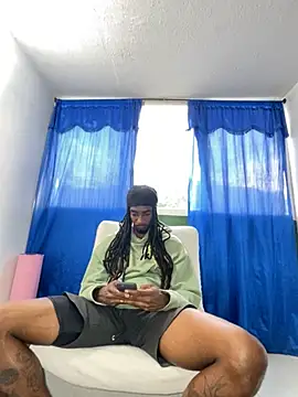 Snapshot of Malkon_Big chatting on October 4, 2025, 9:46 pm Malkon Big online show from October 4, 2025, 9:46 pm