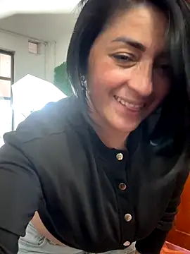 karenlennox1 online show from November 22, 2025, 10:20 pm