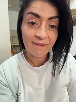 Snapshot of karenlennox1 chatting on January 9, 2026, 9:27 pm karenlennox1 online show from January 9, 2026, 9:27 pm