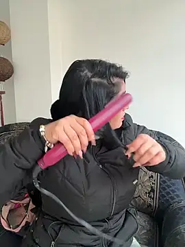 Snapshot of karenlennox1 chatting on February 16, 2026, 11:01 pm karenlennox1 online show from February 16, 2026, 11:01 pm