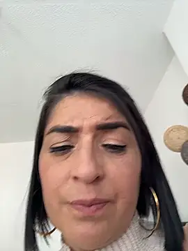 Snapshot of karenlennox1 chatting on March 21, 2026, 7:28 pm karenlennox1 online show from March 21, 2026, 7:28 pm