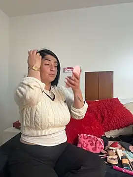 Snapshot of karenlennox1 chatting on May 6, 2026, 12:41 am karenlennox1 online show from May 6, 2026, 12:41 am