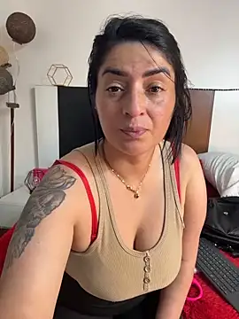 Snapshot of karenlennox1 chatting on May 15, 2026, 10:28 pm karenlennox1 online show from May 15, 2026, 10:28 pm