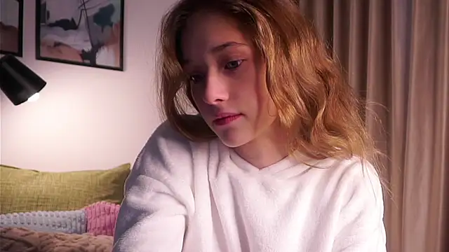 EdlinHargus online show from November 3, 2025, 2:57 am