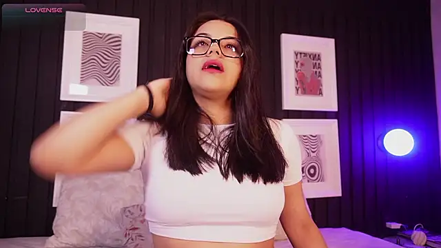 Sophia wilsonn  online show from March 18, 2026, 10:40 am