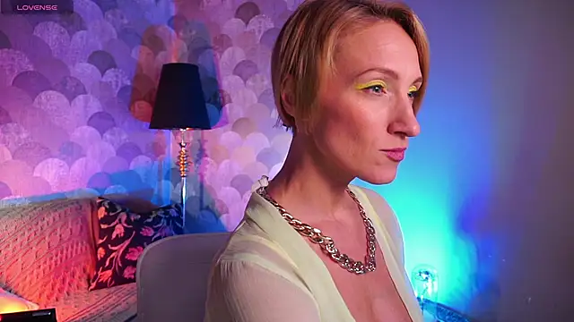 Snapshot of UmaTruewoman chatting on March 22, 2025, 5:39 am UmaTruewoman online show from March 22, 2025, 5:39 am