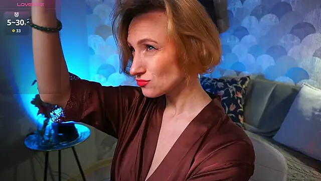 Snapshot of UmaTruewoman chatting on October 25, 2025, 5:48 am UmaTruewoman online show from October 25, 2025, 5:48 am