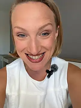 Snapshot of UmaTruewoman chatting on April 26, 2026, 3:48 am UmaTruewoman online show from April 26, 2026, 3:48 am