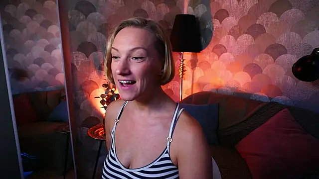 Snapshot of UmaTruewoman chatting on May 26, 2026, 5:36 am UmaTruewoman online show from May 26, 2026, 5:36 am