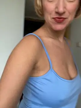 Snapshot of UmaTruewoman chatting on May 29, 2026, 5:05 am UmaTruewoman online show from May 29, 2026, 5:05 am