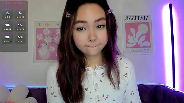 Snapshot of Fluffy_Rose chatting on January 18, 2025, 1:30 am Fluffy Rose online show from January 18, 2025, 1:30 am