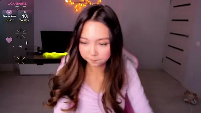 Snapshot of Fluffy_Rose chatting on October 1, 2025, 11:49 am Fluffy Rose online show from October 1, 2025, 11:49 am