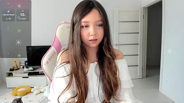 Fluffy Rose online show from June 11, 2026, 8:12 am