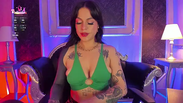 Snapshot of MeganDraco_ chatting on May 22, 2026, 12:44 pm MeganDraco online show from May 22, 2026, 12:44 pm