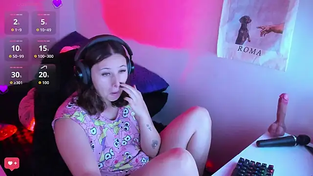 bonnie moon  online show from June 27, 2026, 6:24 pm