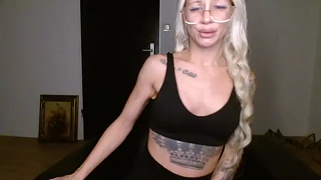 JuicyJanexo online show from September 17, 2025, 4:25 am