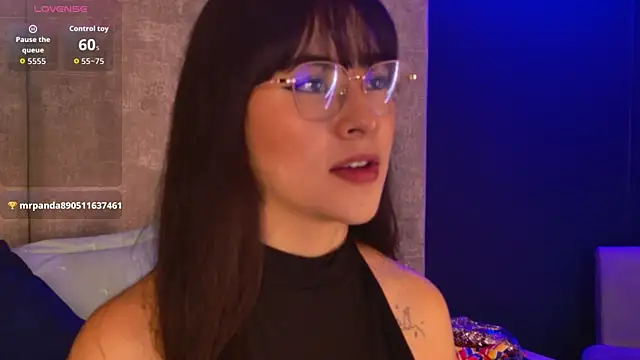 Susa1userma  online show from October 8, 2025, 7:11 pm