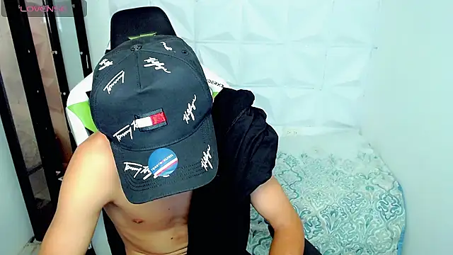 Snapshot of bby_santi chatting on December 4, 2024, 4:27 pm bby santi online show from December 4, 2024, 4:27 pm