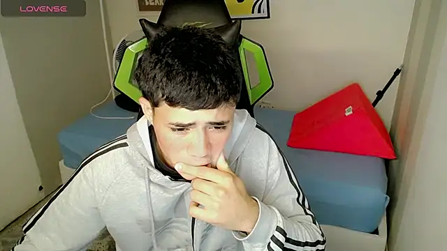 bby santi online show from November 28, 2025, 1:36 pm