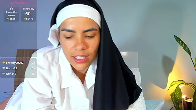 ClaraMariaMon online show from December 17, 2024, 10:00 pm