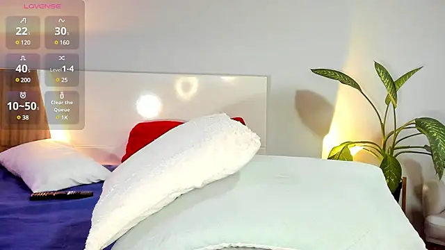 ClaraMariaMon online show from December 27, 2024, 9:22 pm