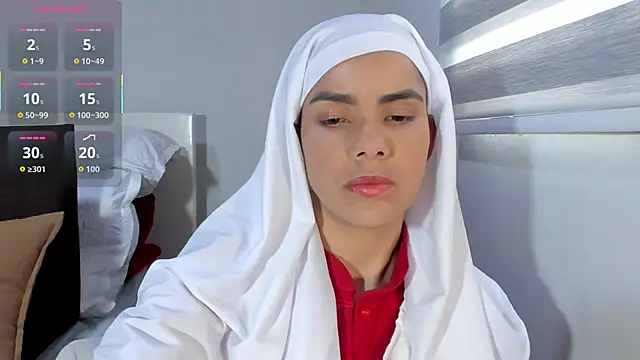 ClaraMariaMon online show from October 20, 2025, 5:35 pm