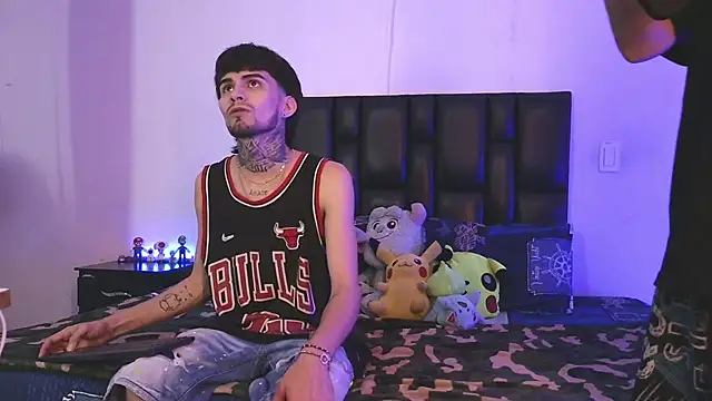 Snapshot of Brutal_Sex_Fucking chatting on October 3, 2025, 11:02 pm Brutal Sex Fucking online show from October 3, 2025, 11:02 pm