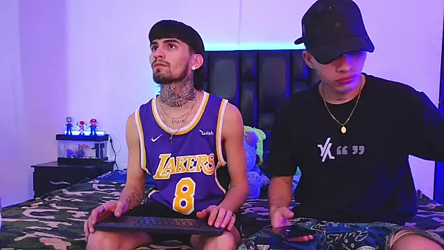 Snapshot of Brutal_Sex_Fucking chatting on October 16, 2025, 10:00 pm Brutal Sex Fucking online show from October 16, 2025, 10:00 pm