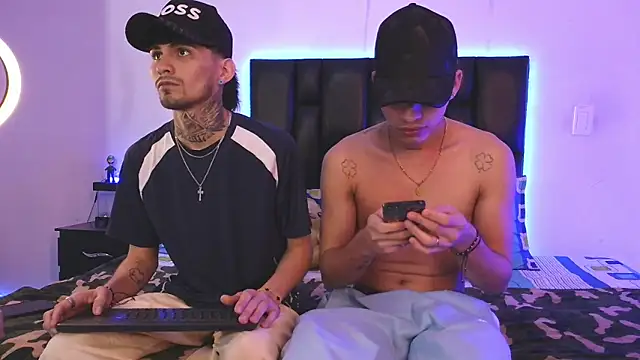 Snapshot of Brutal_Sex_Fucking chatting on October 23, 2025, 10:30 pm Brutal Sex Fucking online show from October 23, 2025, 10:30 pm