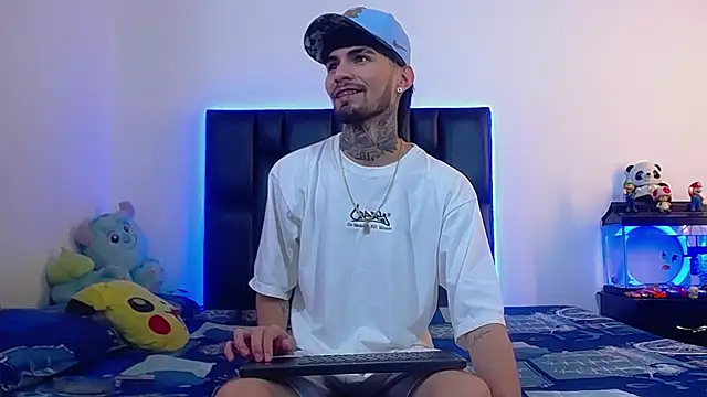 Brutal Sex Fucking online show from June 17, 2026, 10:43 pm