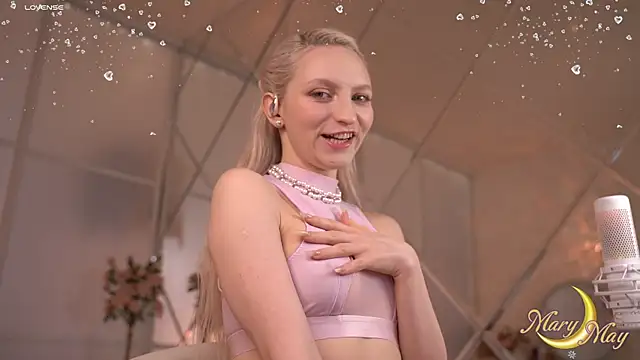 marylunamay online show from January 11, 2026, 3:44 am