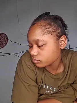 hot-tandy online show from March 5, 2025, 9:37 pm