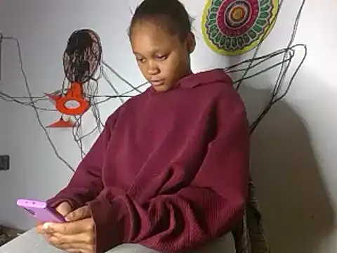 hot-tandy online show from March 19, 2025, 3:19 pm