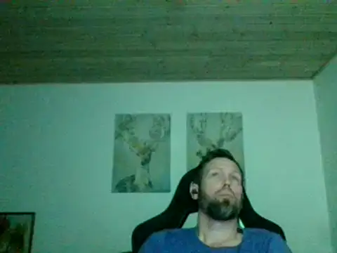 Snapshot of Gotta1 chatting on December 21, 2024, 11:02 pm Gotta1 online show from December 21, 2024, 11:02 pm