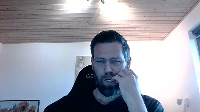 Snapshot of Gotta1 chatting on January 18, 2025, 10:39 am Gotta1 online show from January 18, 2025, 10:39 am