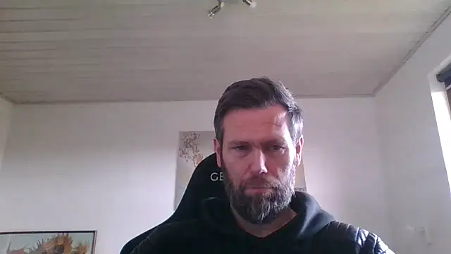 Snapshot of Gotta1 chatting on February 7, 2025, 1:01 pm Gotta1 online show from February 7, 2025, 1:01 pm