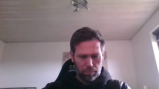 Snapshot of Gotta1 chatting on February 14, 2025, 12:14 pm Gotta1 online show from February 14, 2025, 12:14 pm