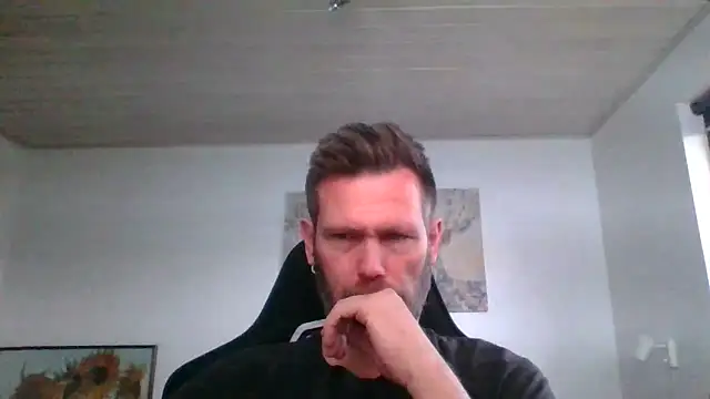 Snapshot of Gotta1 chatting on March 7, 2025, 4:44 pm Gotta1 online show from March 7, 2025, 4:44 pm