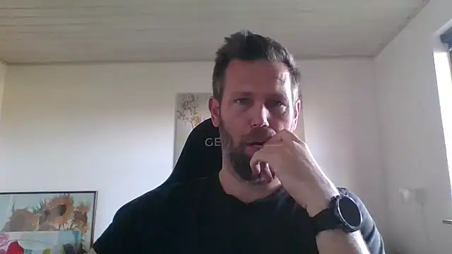 Snapshot of Gotta1 chatting on October 3, 2025, 12:13 pm Gotta1 online show from October 3, 2025, 12:13 pm